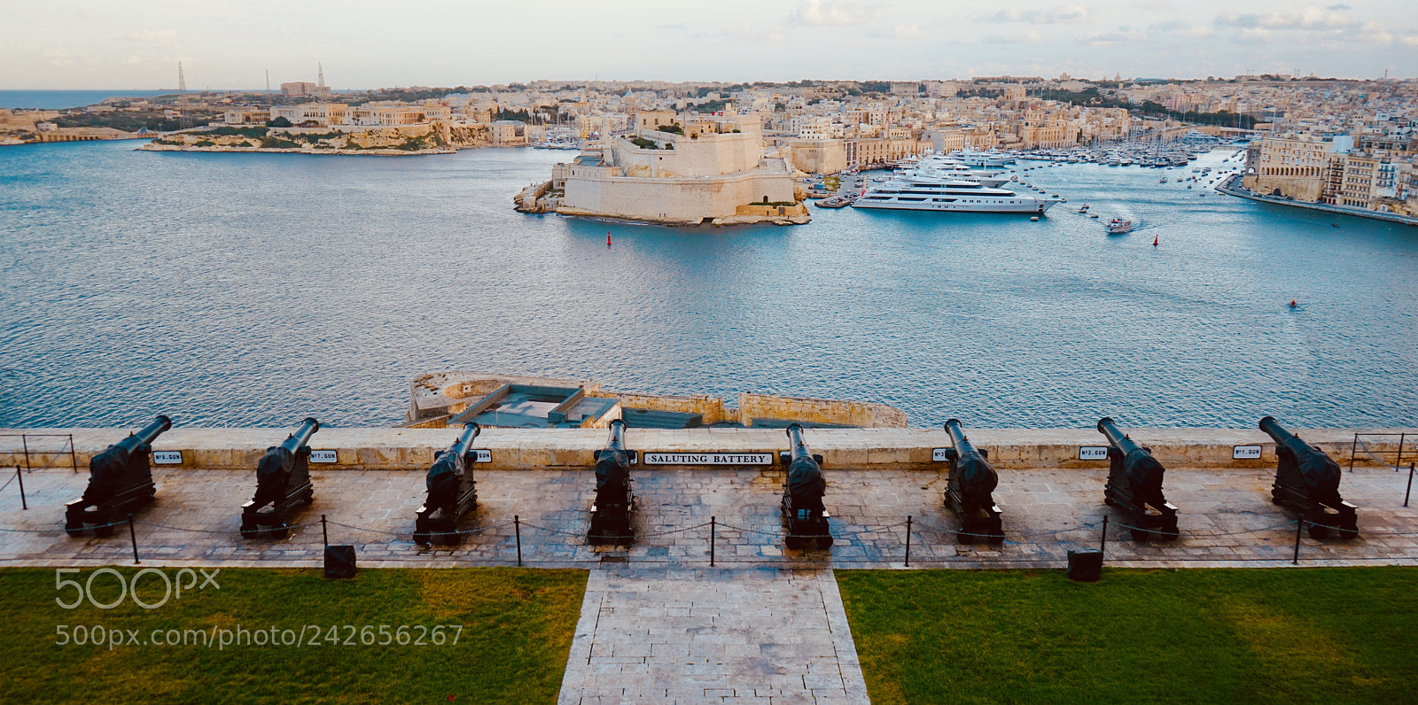 Sony a7 sample photo. The saluting battery in photography