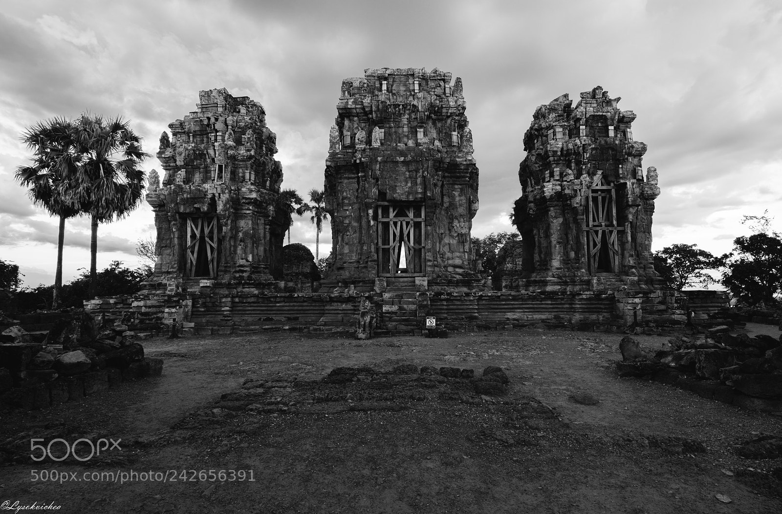 Nikon D3400 sample photo. " ប្រាសាទភ្នំក្រោម " photography