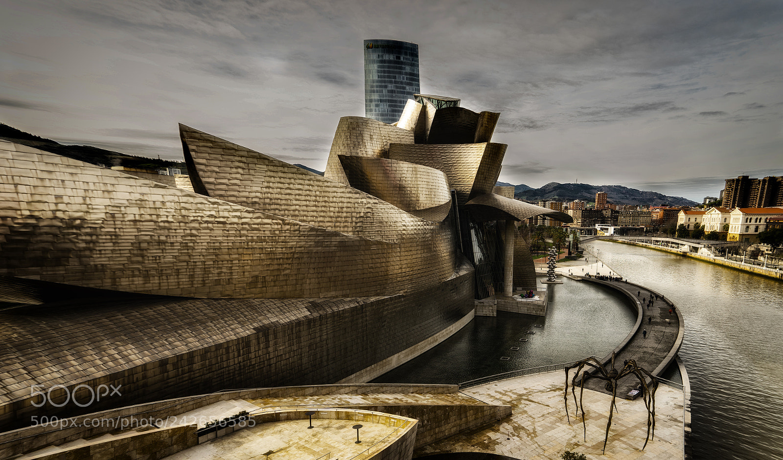 Sony a7 II sample photo. Museo guggenheim photography