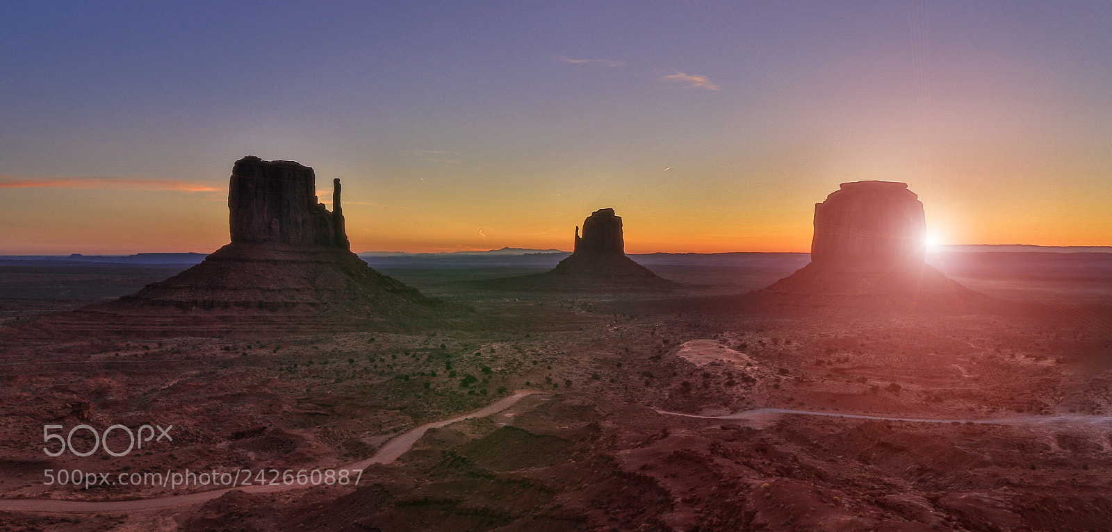Canon EOS 7D Mark II sample photo. Monument valley sunrise photography