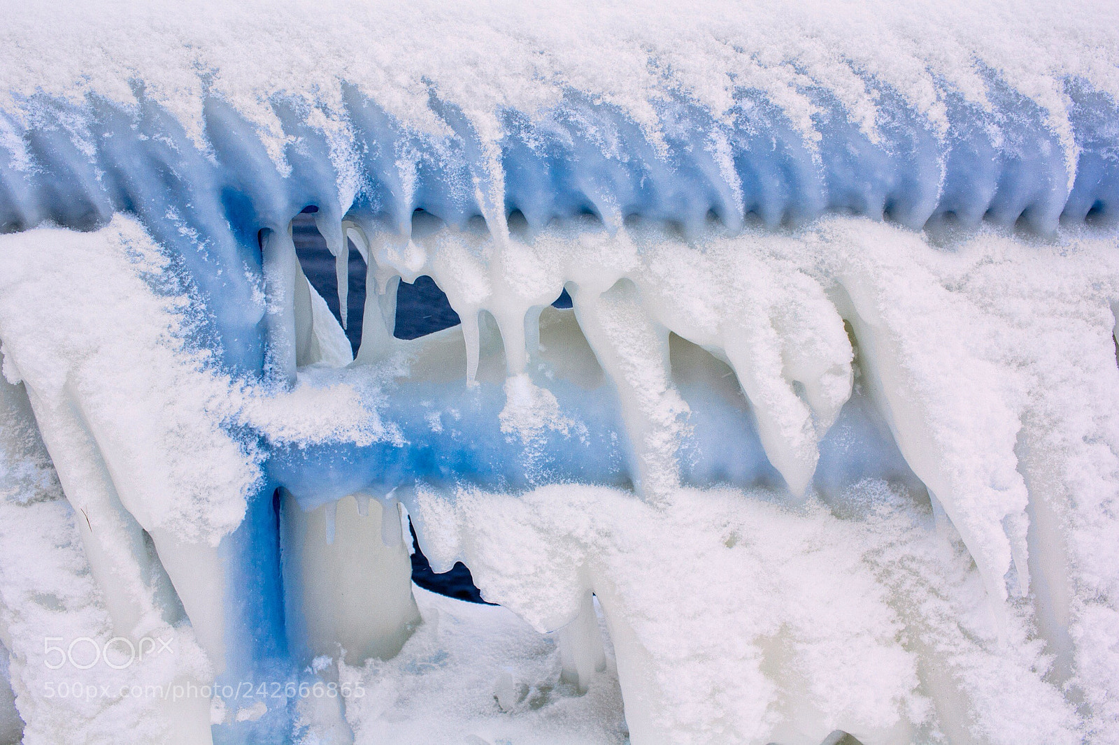 Canon EOS 60D sample photo. Frozen lighthouse photography
