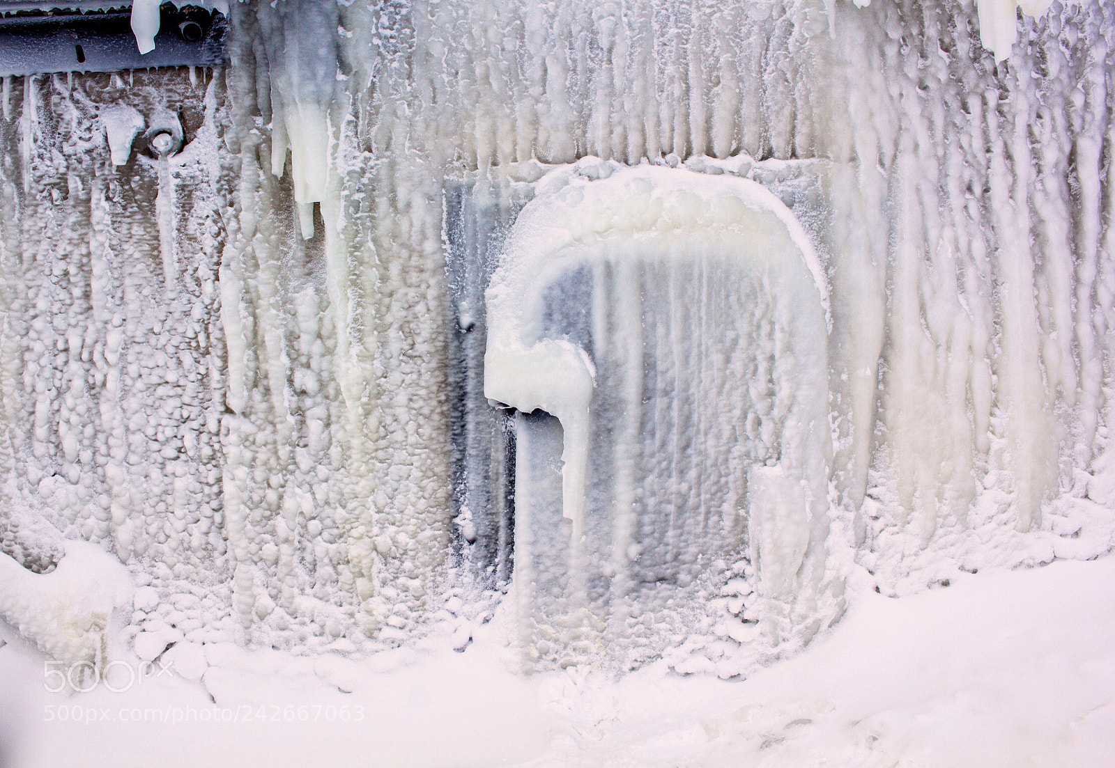 Canon EOS 60D sample photo. Frozen lighthouse photography