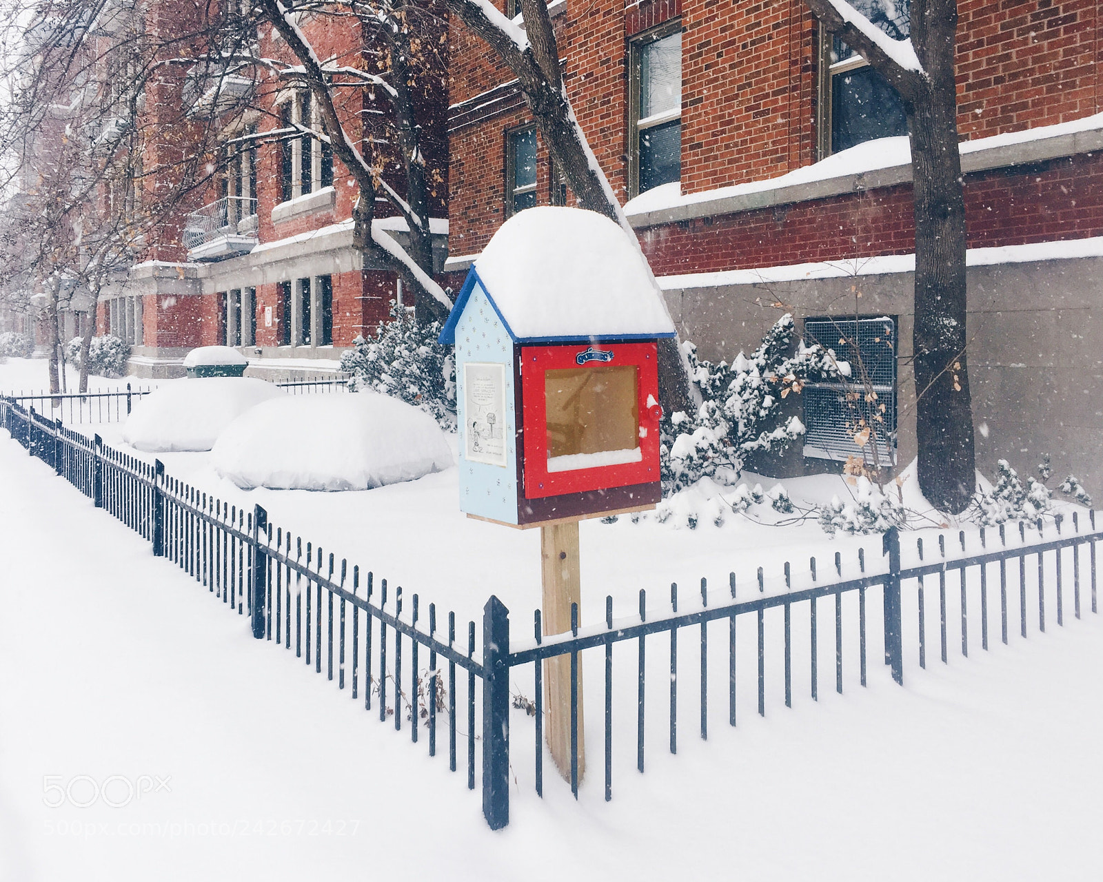 Apple iPhone 6 sample photo. Little free library in photography