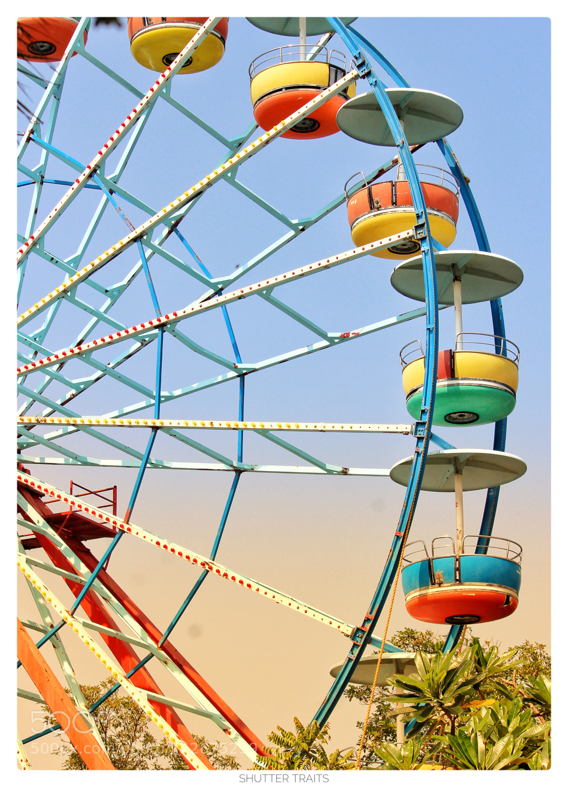 Canon EOS 1200D (EOS Rebel T5 / EOS Kiss X70 / EOS Hi) sample photo. Fun wheel photography