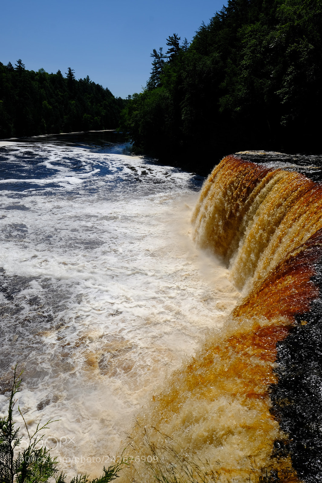 Fujifilm X-T2 sample photo. Tahquamenon falls photography