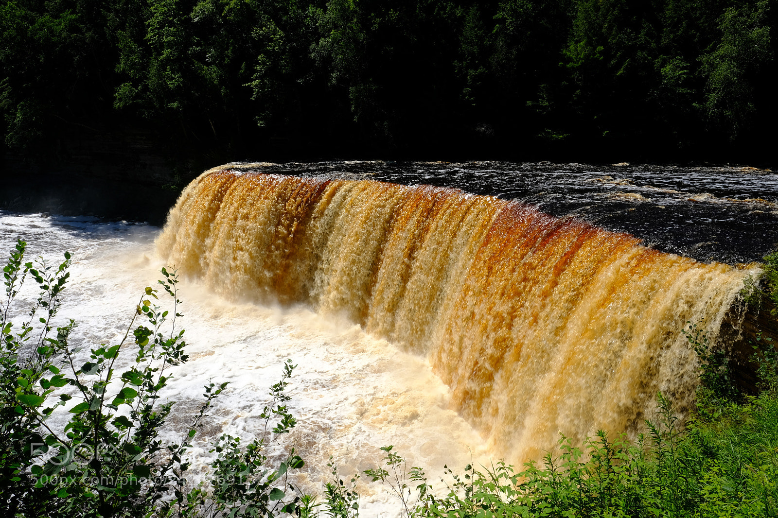 Fujifilm X-T2 sample photo. Tahquamenon falls photography