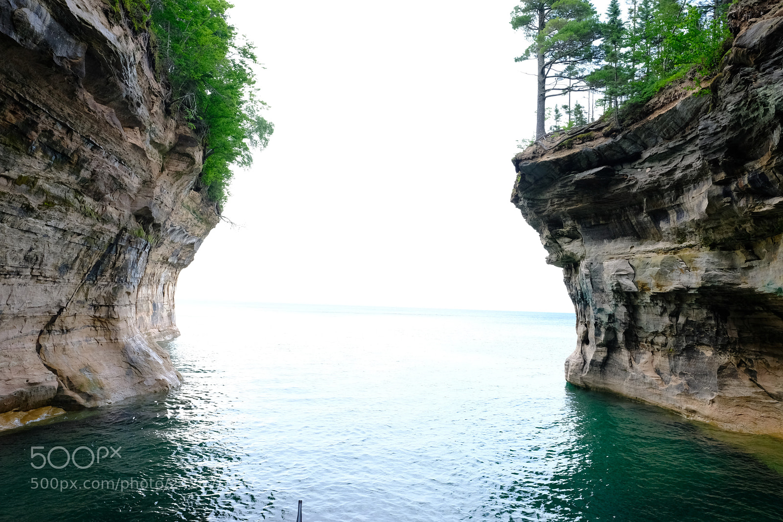 Fujifilm X-T2 sample photo. Pictured rocks national lakeshore photography