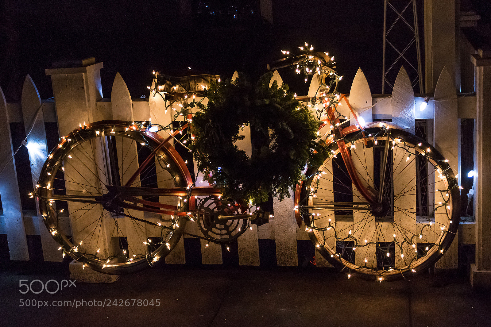 Canon EOS 700D (EOS Rebel T5i / EOS Kiss X7i) sample photo. Christmas bike photography