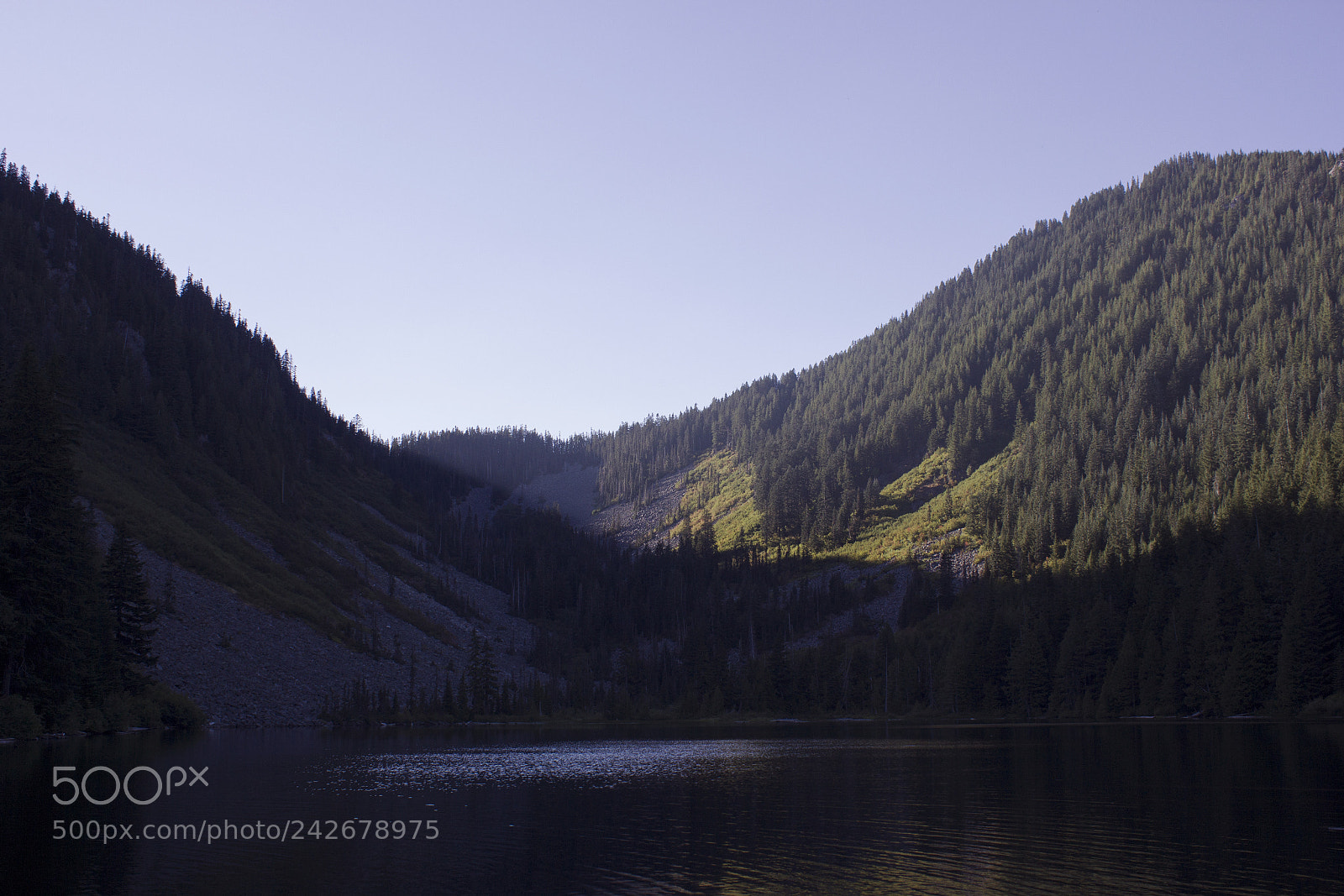 Canon EOS 550D (EOS Rebel T2i / EOS Kiss X4) sample photo. Serene lake in a photography