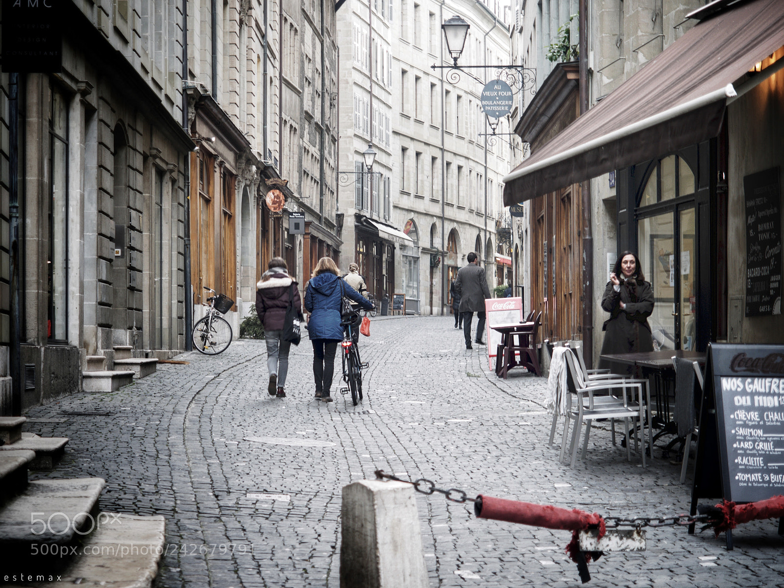 Olympus OM-D E-M1 sample photo. Street moments in town  photography