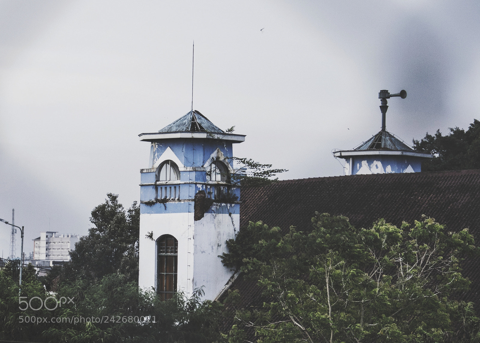 Canon EOS 750D (EOS Rebel T6i / EOS Kiss X8i) sample photo. The watchtower photography