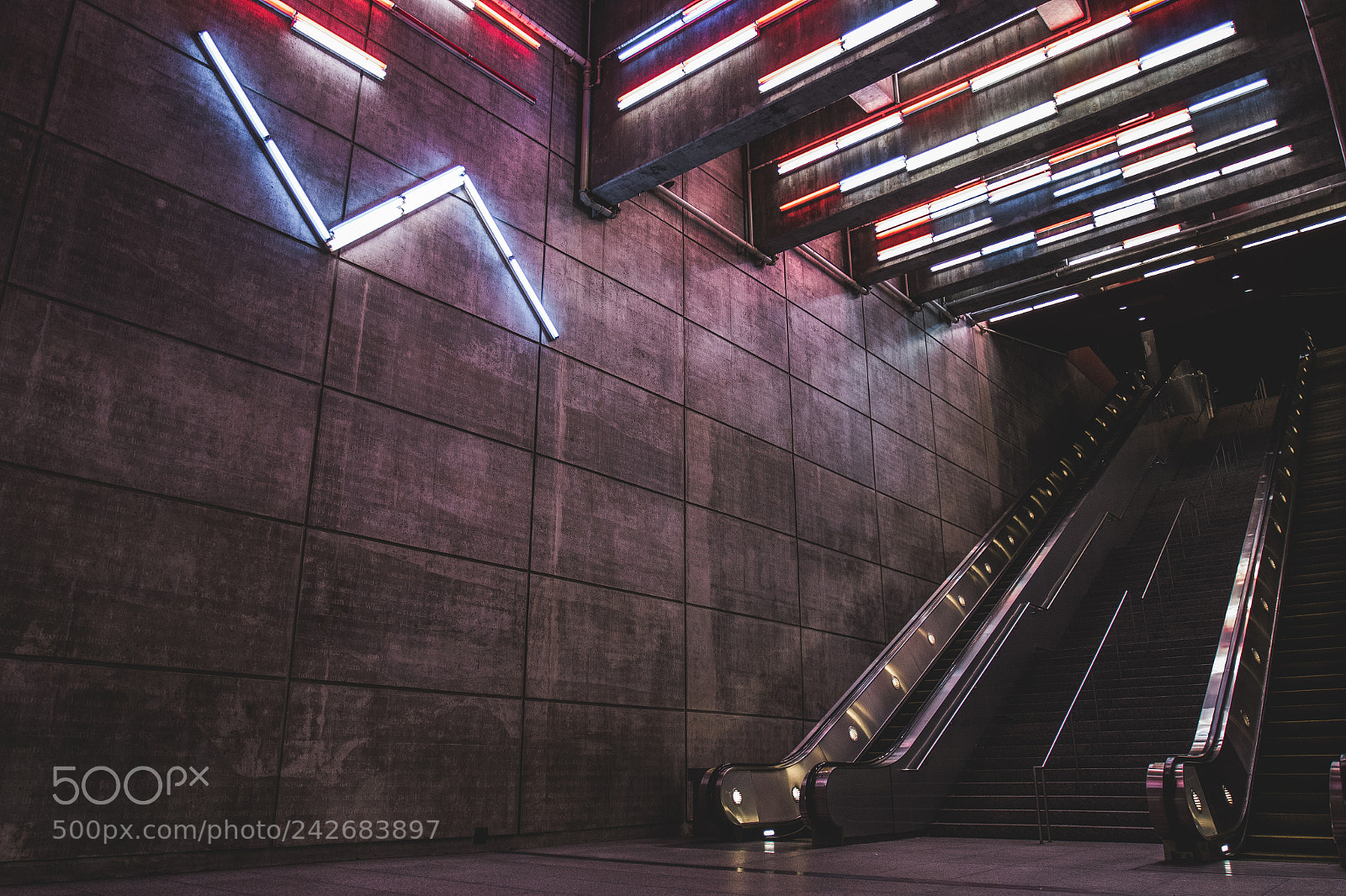Canon EOS 7D Mark II sample photo. Underground photography