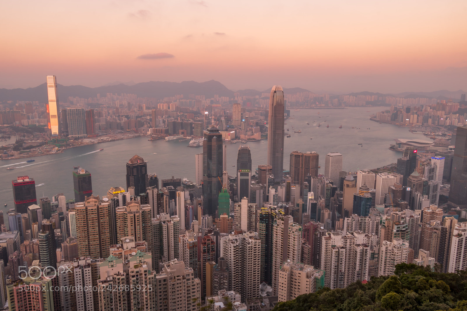 Canon EOS 750D (EOS Rebel T6i / EOS Kiss X8i) sample photo. Hong kong from victory photography