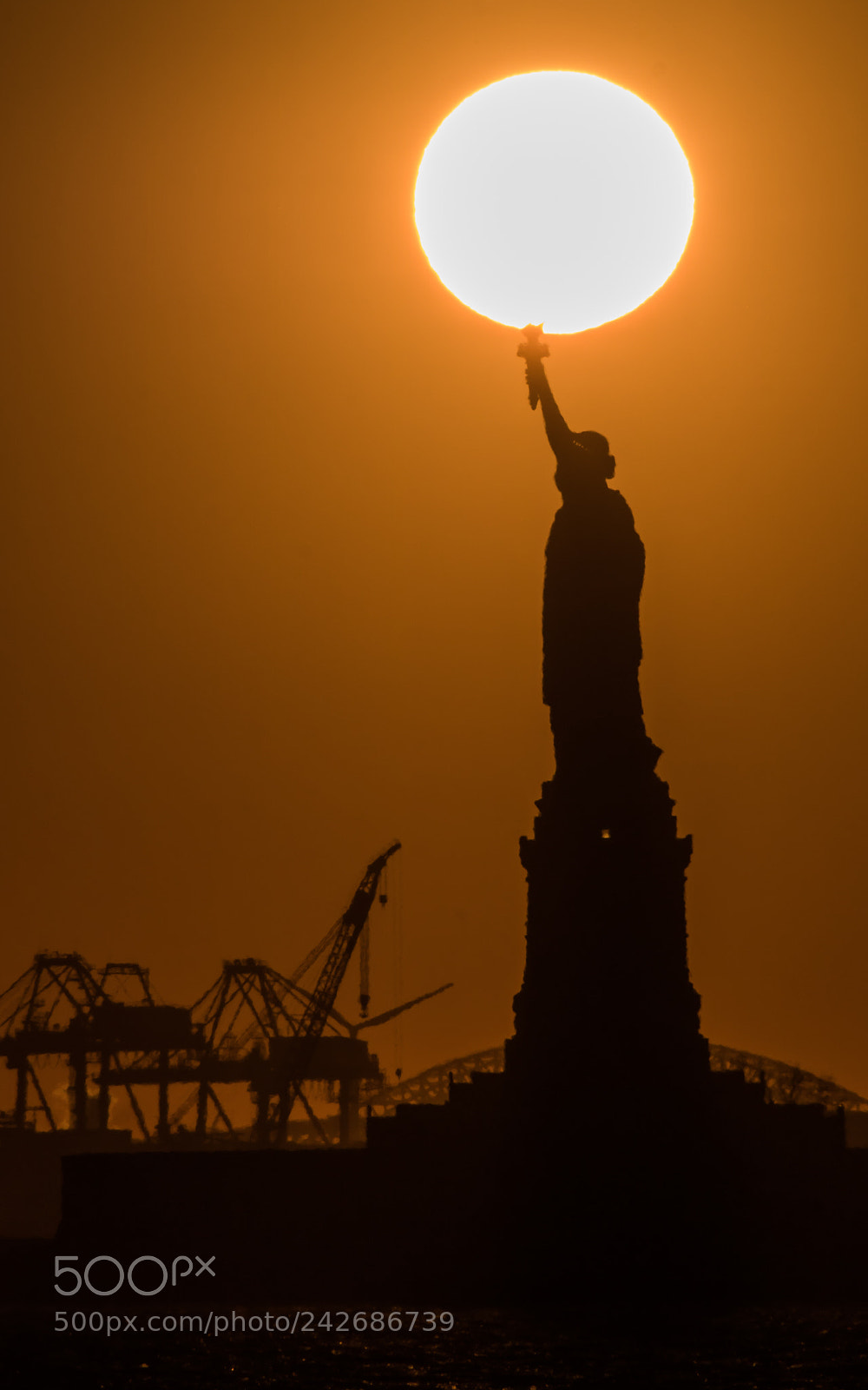 Canon EOS 750D (EOS Rebel T6i / EOS Kiss X8i) sample photo. Liberty enlightening the world photography