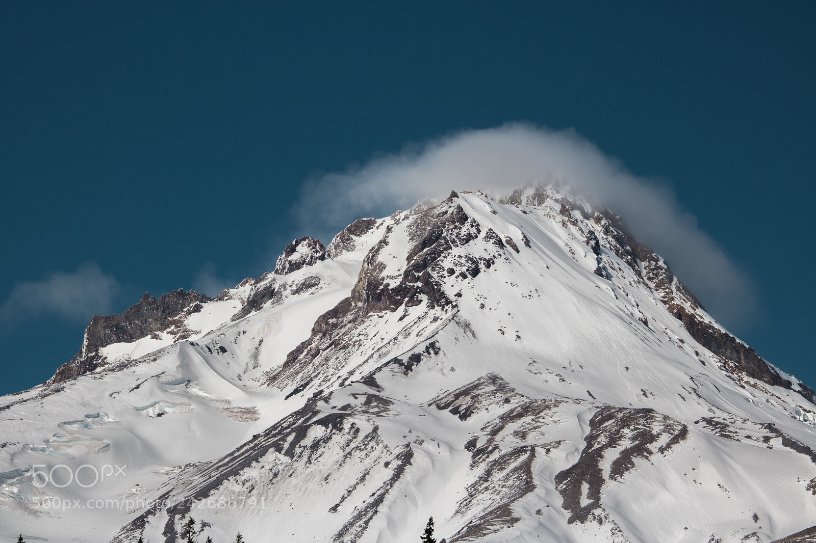 Canon EOS 750D (EOS Rebel T6i / EOS Kiss X8i) sample photo. Keeping mt. hood's head photography
