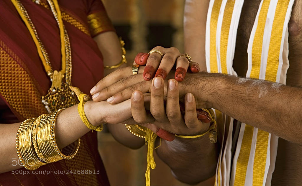 Canon EOS-1Ds Mark II sample photo. Matchmaking couple in tamil photography