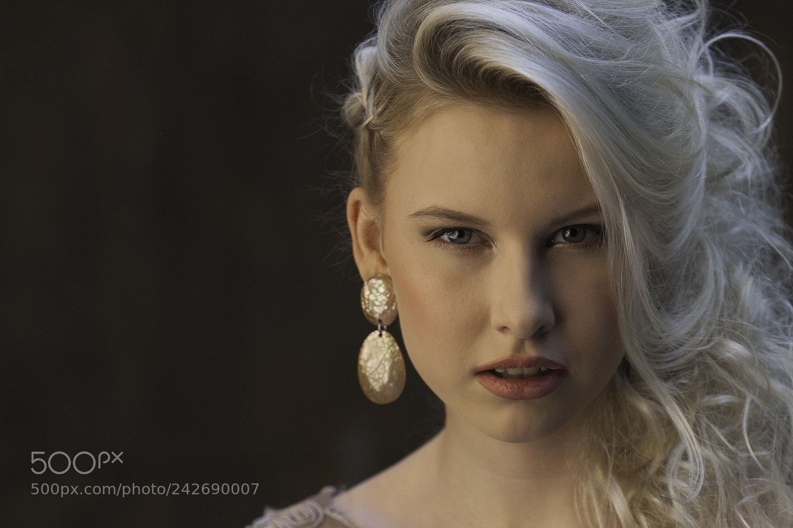 Canon EOS-1Ds Mark III sample photo. Portrait shot during a photography