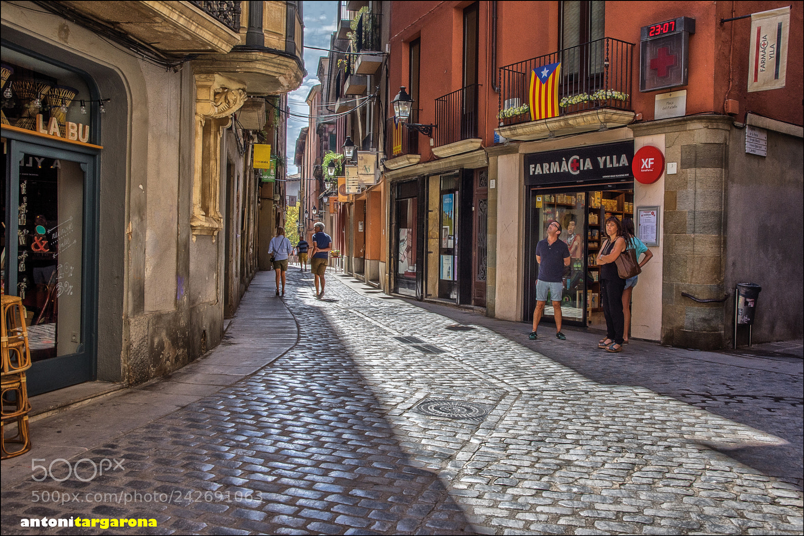 Nikon D7200 sample photo. A street backlit photography