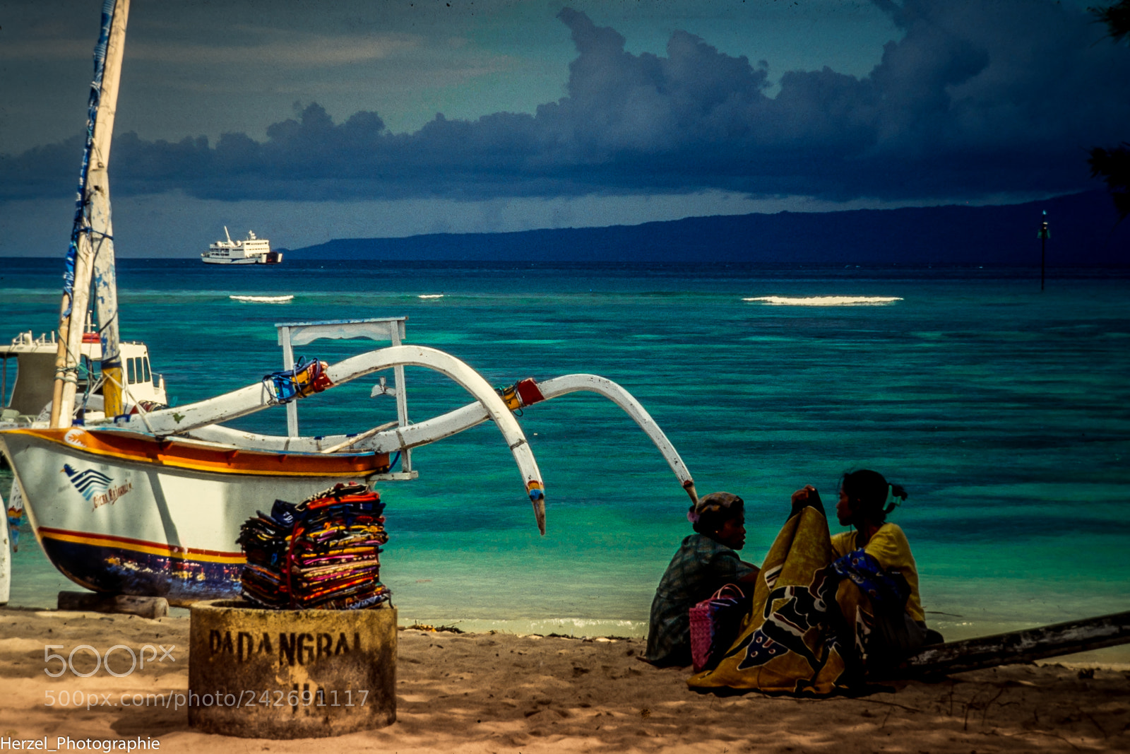 Fujifilm X-E1 sample photo. Cloud over the sea photography