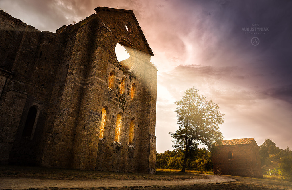 Abbey of San Galgano / Opactwo San Galgano, Toskania. by Pawel Augustyniak on 500px.com