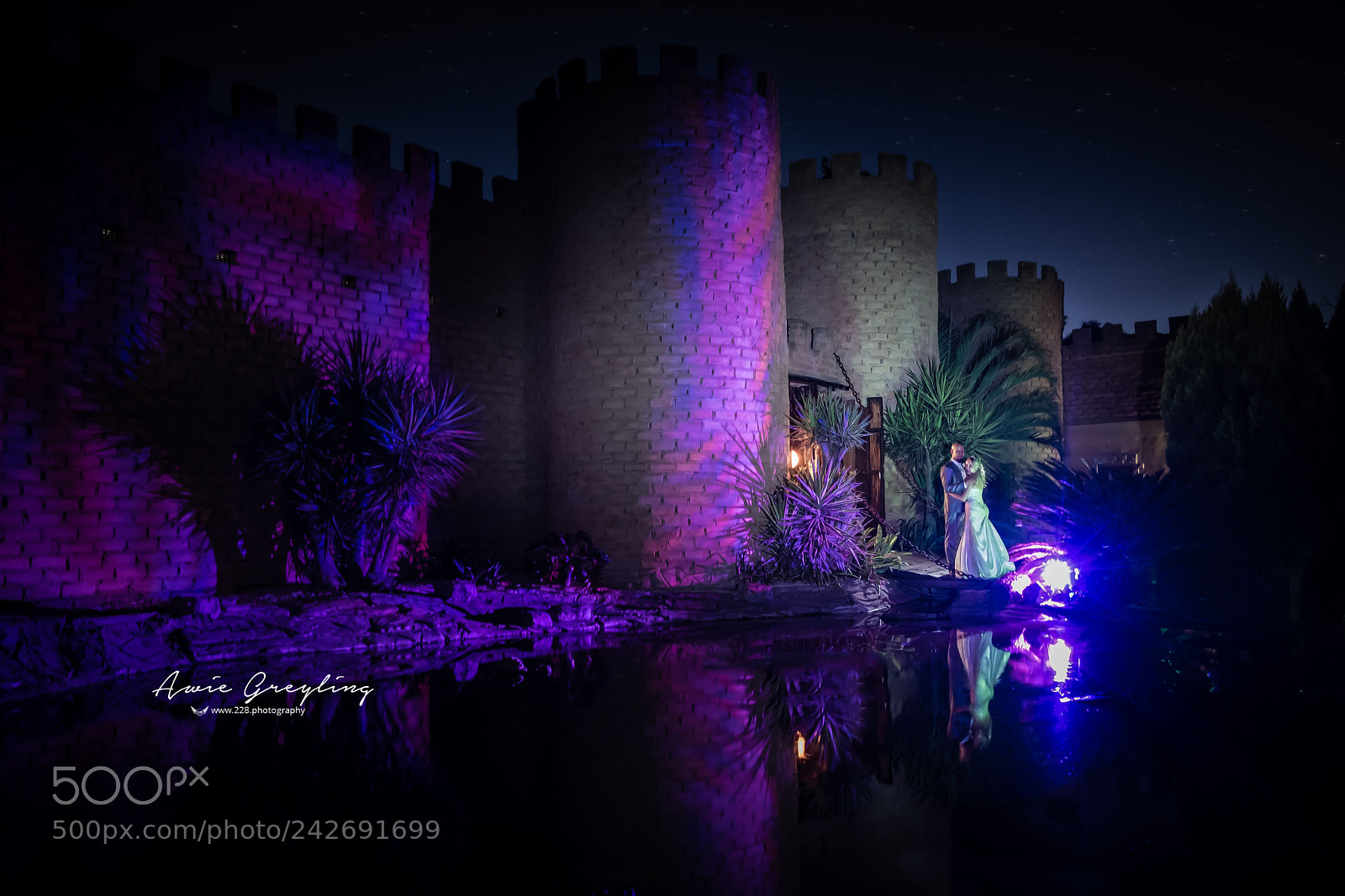 Fujifilm X-T2 sample photo. Couple at the castle photography