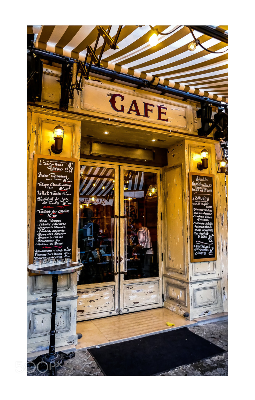 Panasonic Lumix DMC-FZ1000 sample photo. Le bistrot photography