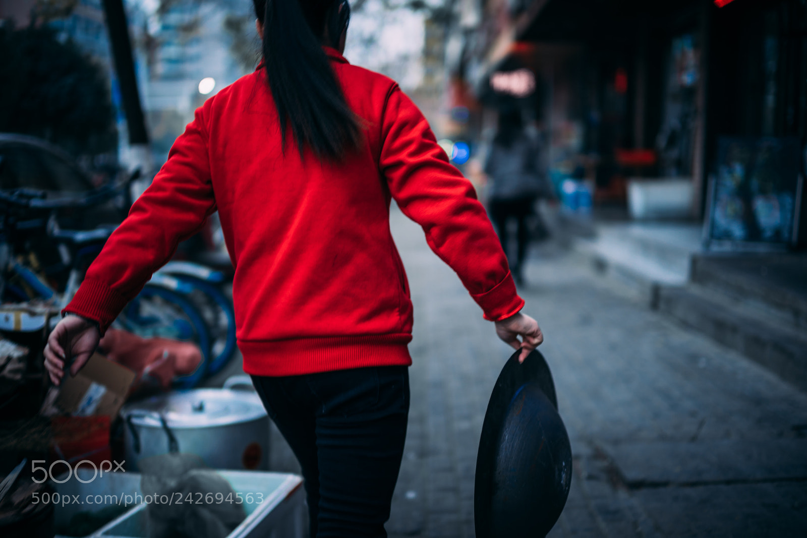 Sony a7 II sample photo. Holding a pot  photography
