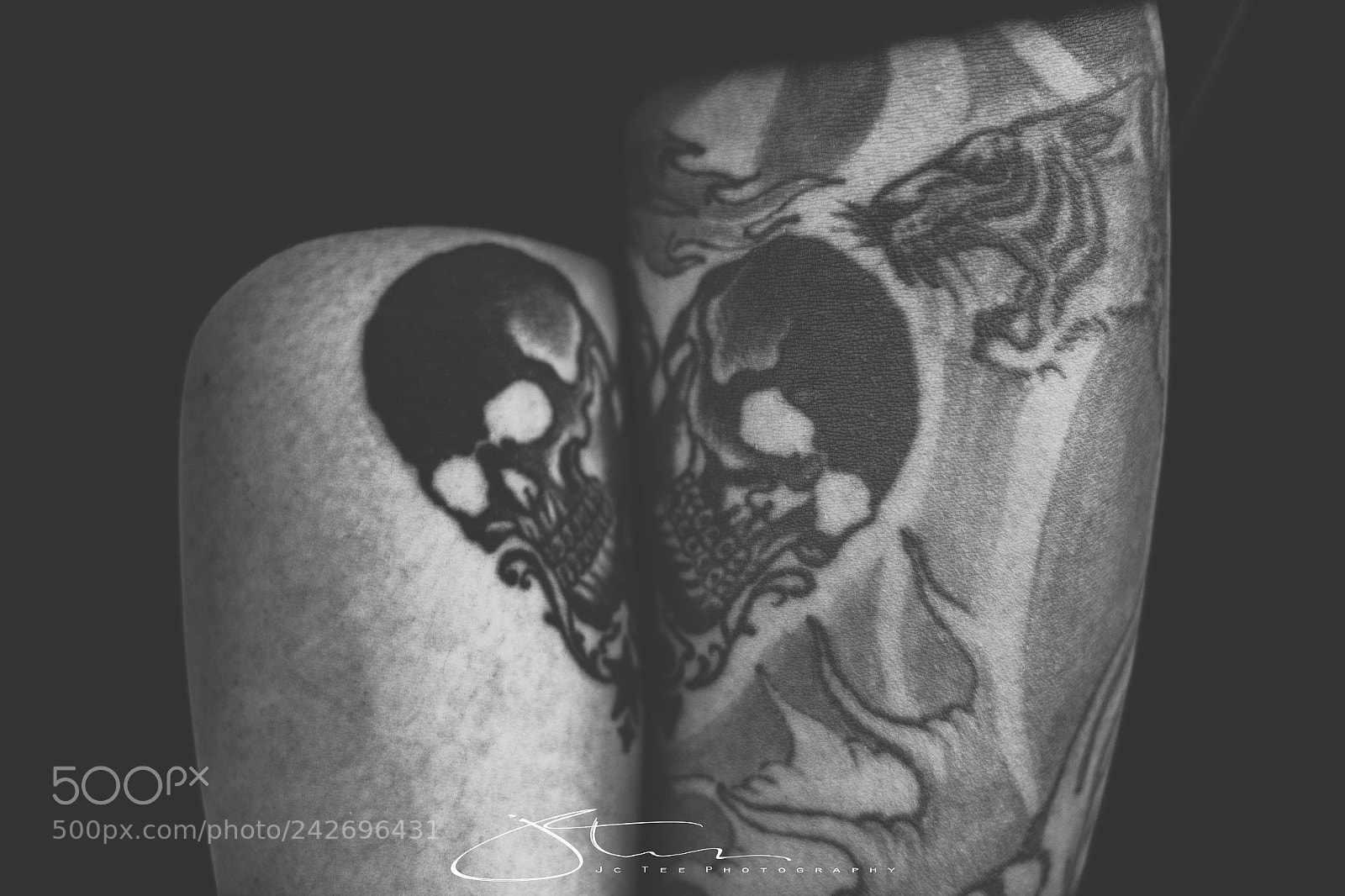 Canon EOS 550D (EOS Rebel T2i / EOS Kiss X4) sample photo. Couple tattoo photography