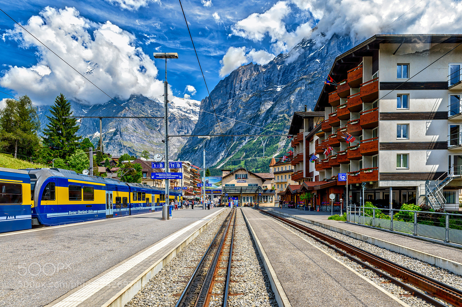 Nikon D4S sample photo. Arriving @ grindelwald train station ! photography