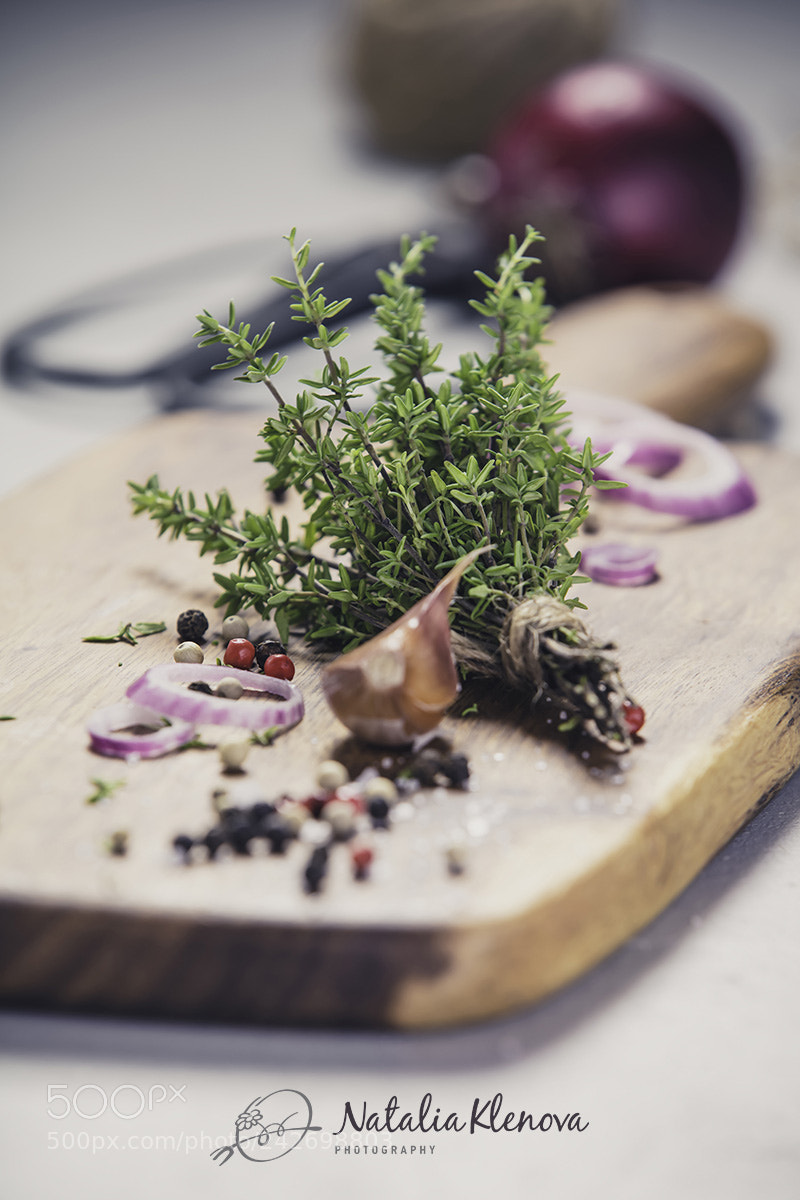 Canon EOS 5DS R sample photo. Bunch of thyme photography