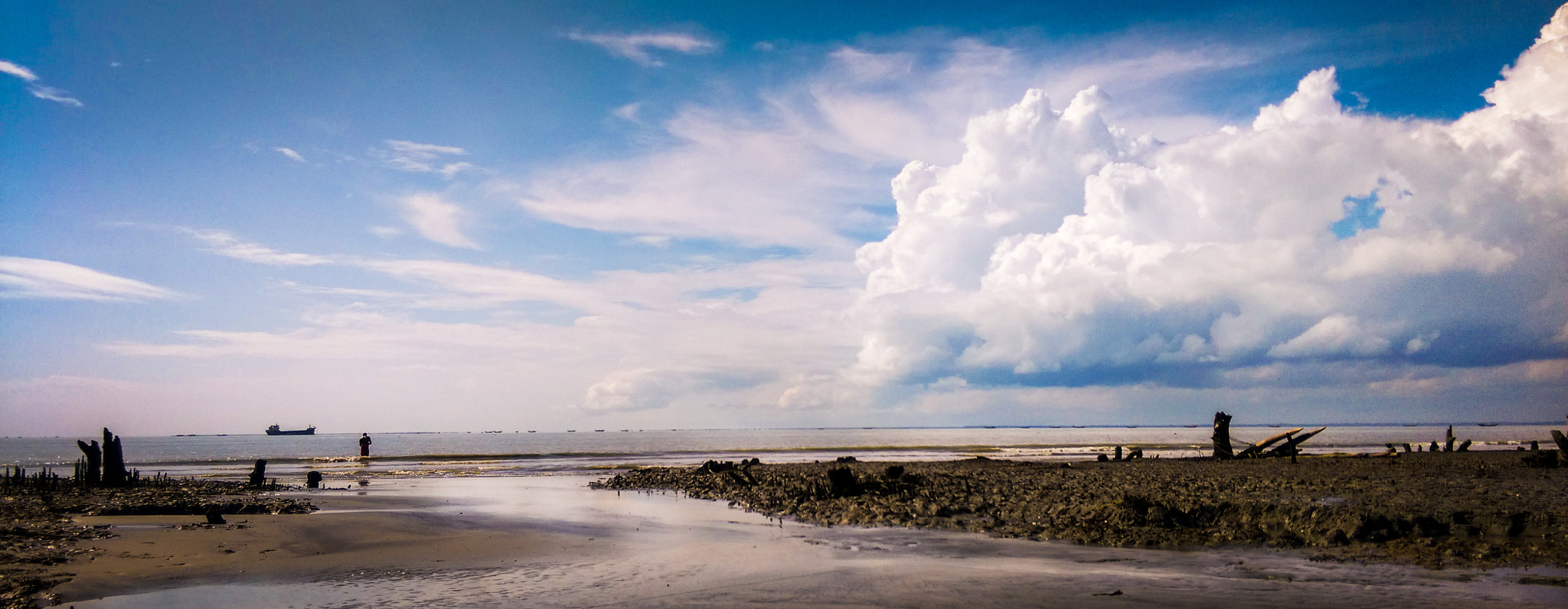 HTC DESIRE EYE sample photo. Where sky and sea meets the horizon photography