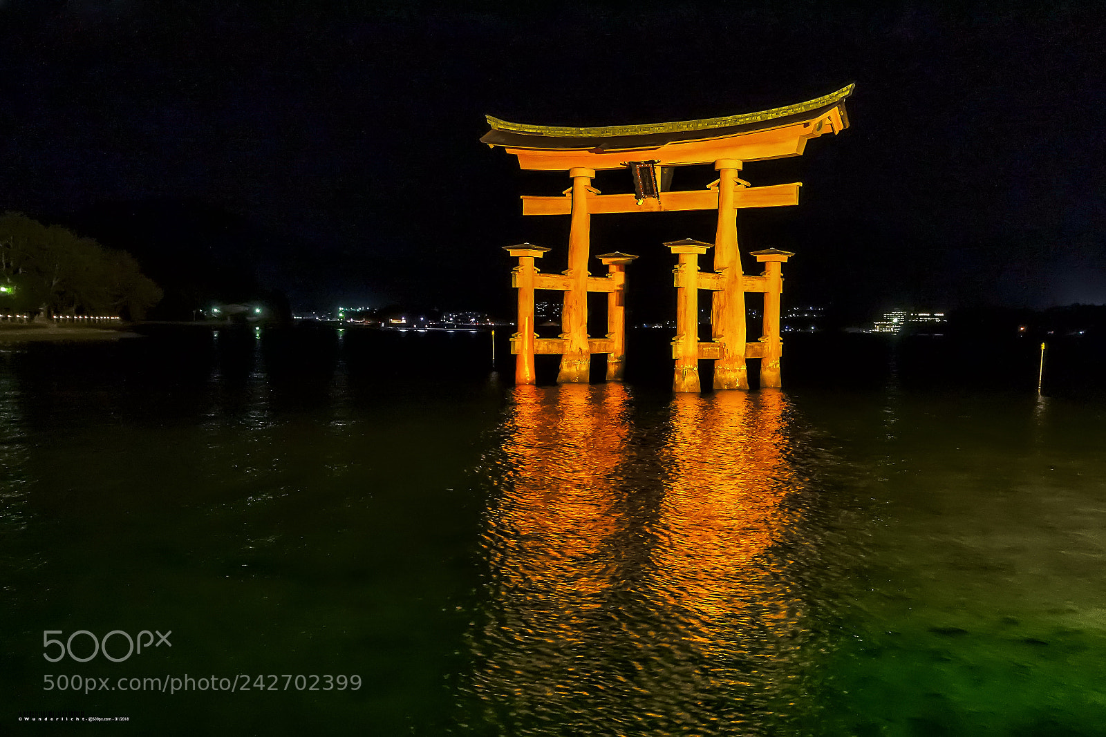 Sony Cyber-shot DSC-RX100 III sample photo. The great torii at photography