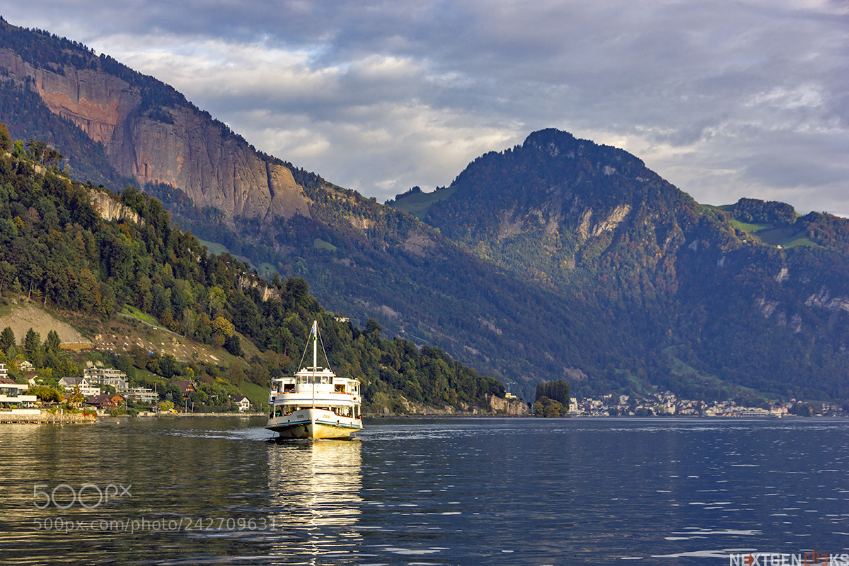Canon EOS 550D (EOS Rebel T2i / EOS Kiss X4) sample photo. Boat in the lake photography