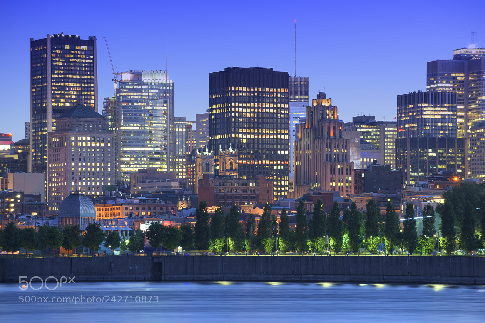 Nikon D810 sample photo. Montreal at night photography