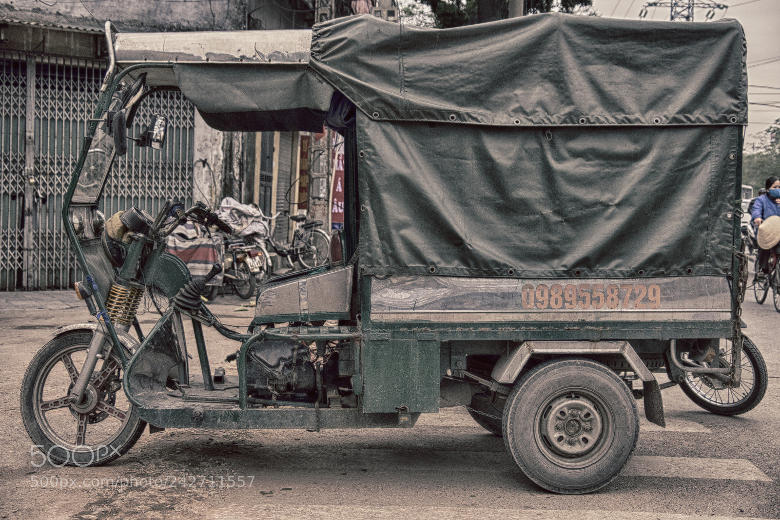Fujifilm X-T1 sample photo. Lambreta photography