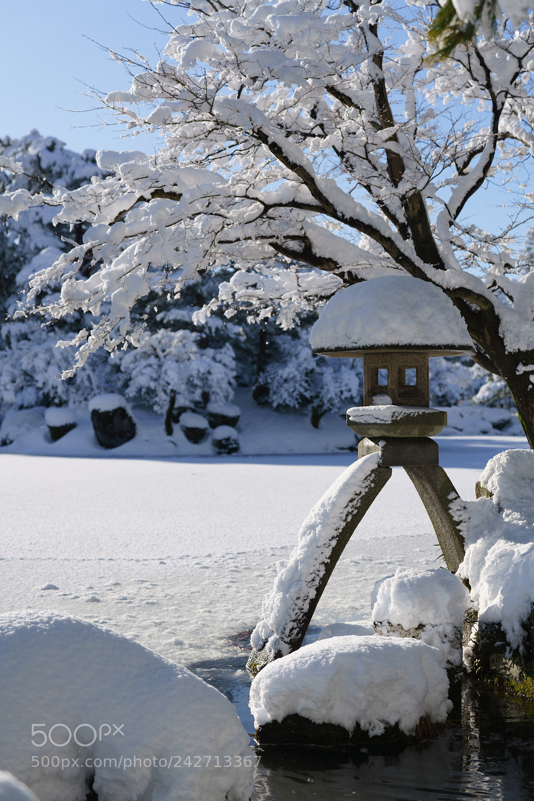 Sony a7R III sample photo. Kotoji stone lantern photography