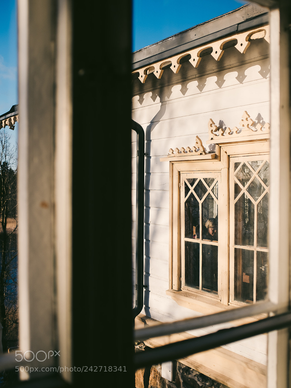 Fujifilm X100F sample photo. Lady in the window photography