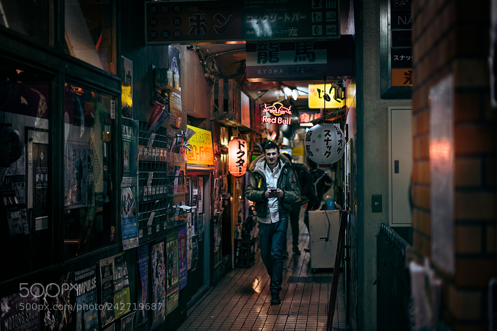 Sony a7 II sample photo. Kiyamachi street photography