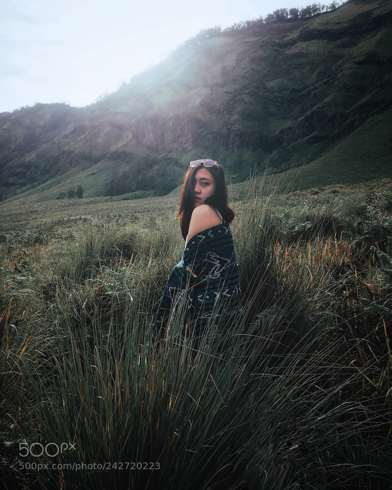 Apple iPhone SE sample photo. Bercumbu dengan dinginnya bromo photography