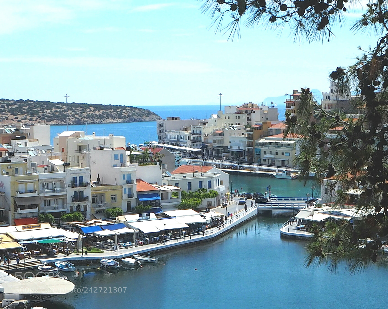 Olympus OM-D E-M10 II sample photo. Agios nikolaos city photography