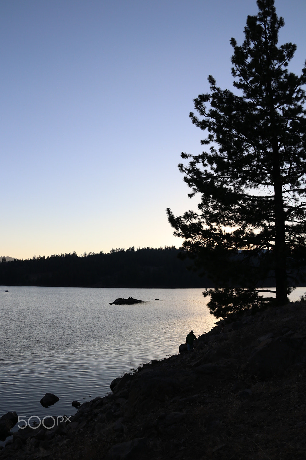 Canon EF-S 18-200mm F3.5-5.6 IS sample photo. A beautiful afternoon at the lake photography