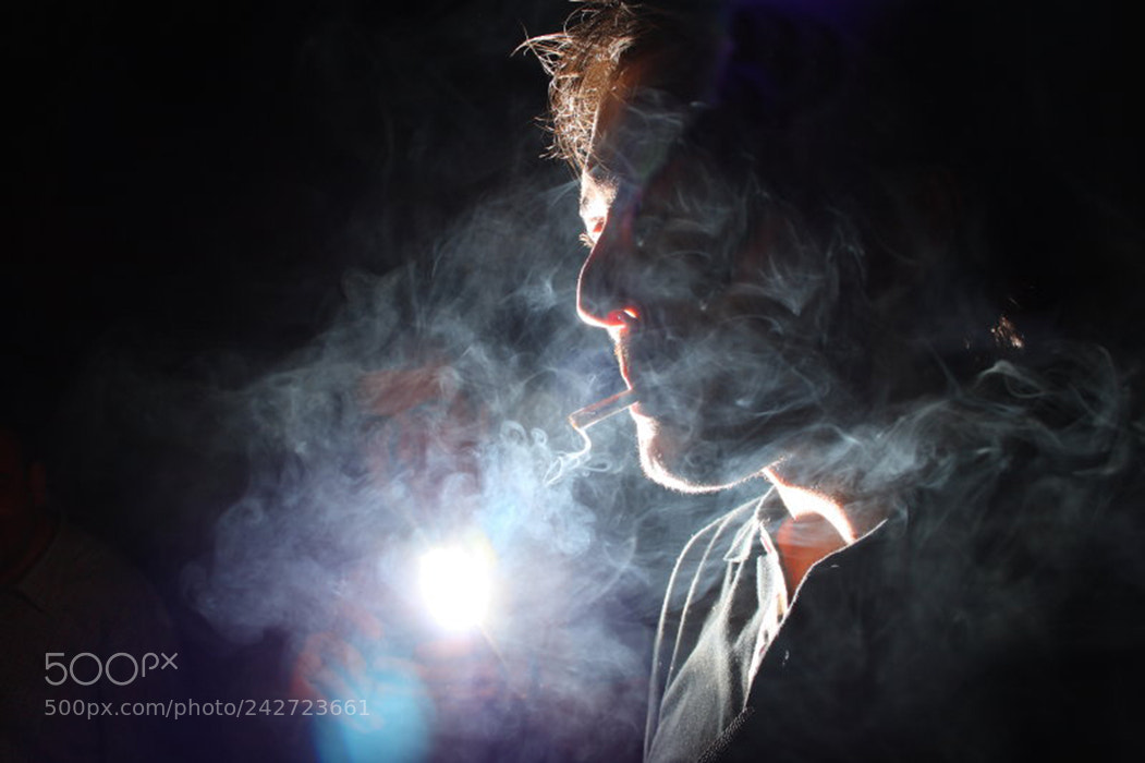 Canon EOS 400D (EOS Digital Rebel XTi / EOS Kiss Digital X) sample photo. Smoke photography