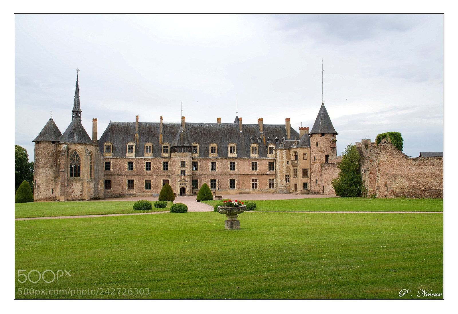 Pentax K-r sample photo. La palisse france region photography