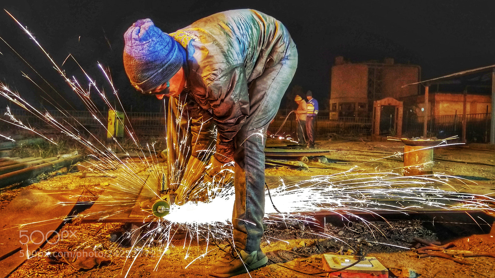 Xiaomi Redmi Note 4 sample photo. Man at works photography