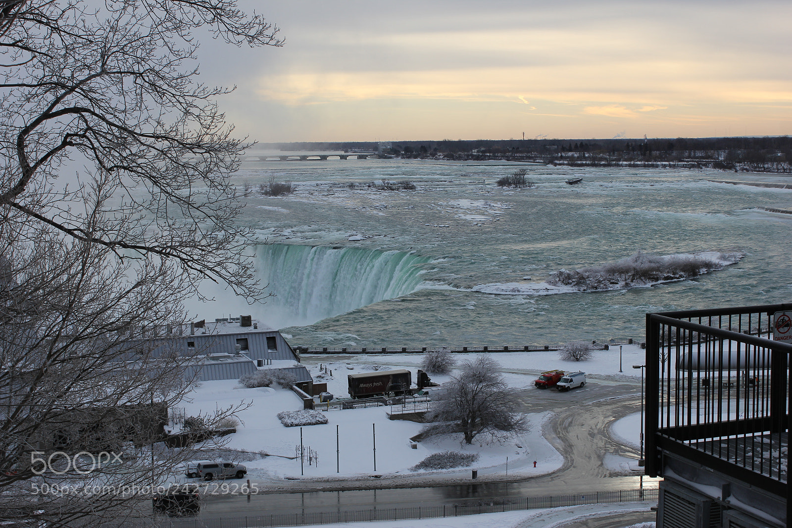Canon EF-S 18-55mm F3.5-5.6 IS sample photo. Niagara falls, ontario, canada photography