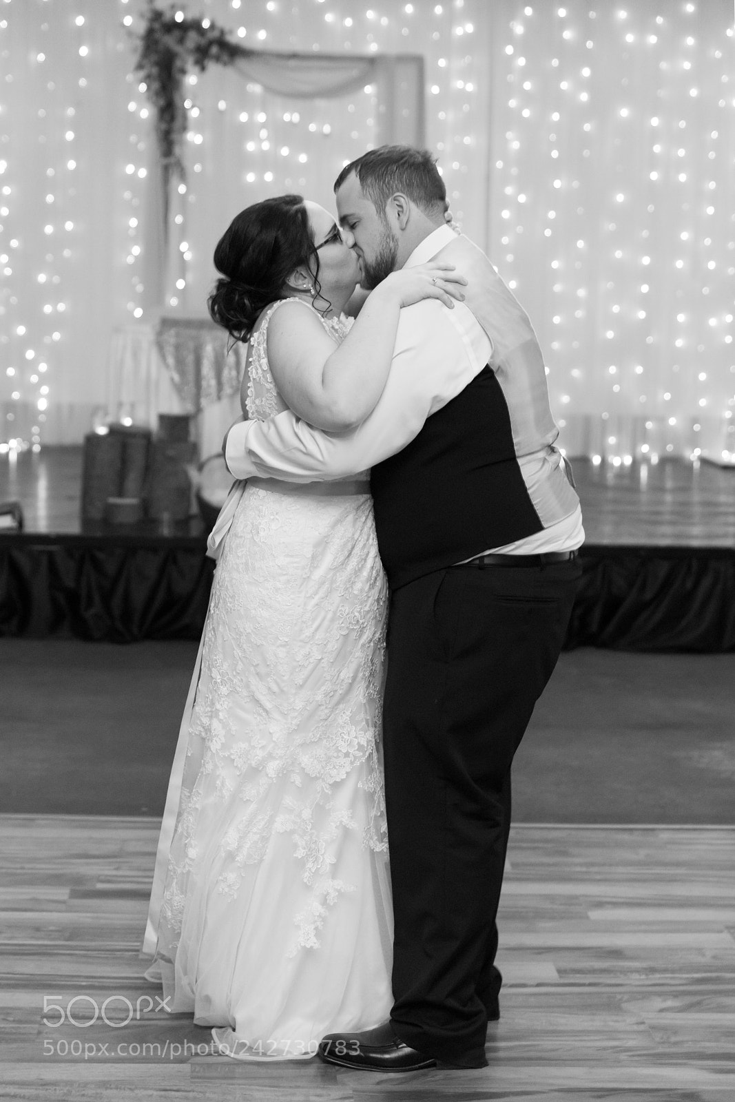 Canon EOS 6D Mark II sample photo. Kiss with intent photography