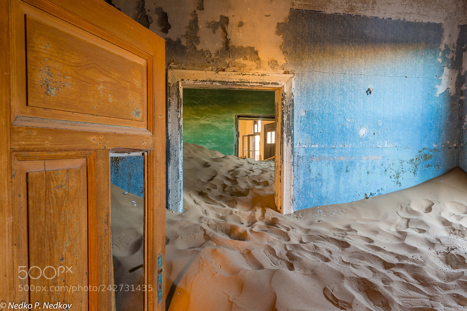 Nikon D5 sample photo. Abandoned photography