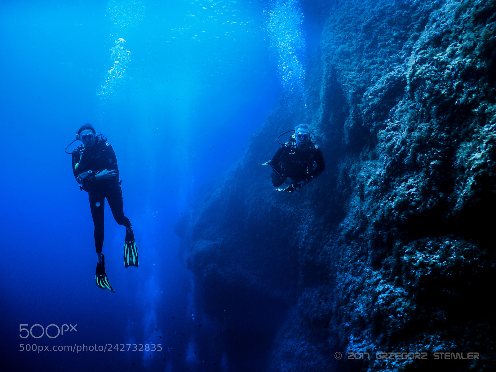 Olympus PEN E-PL7 sample photo. Divers photography