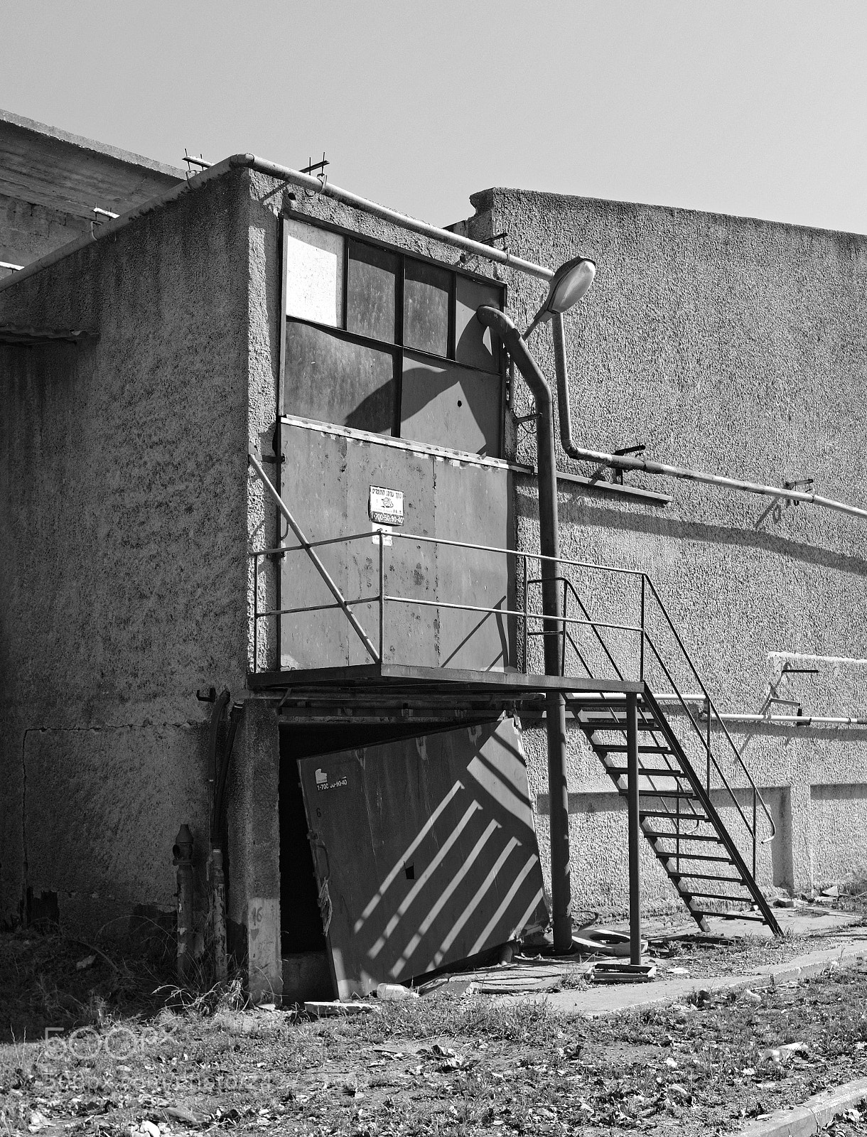 Fujifilm X100F sample photo. Back entrance photography