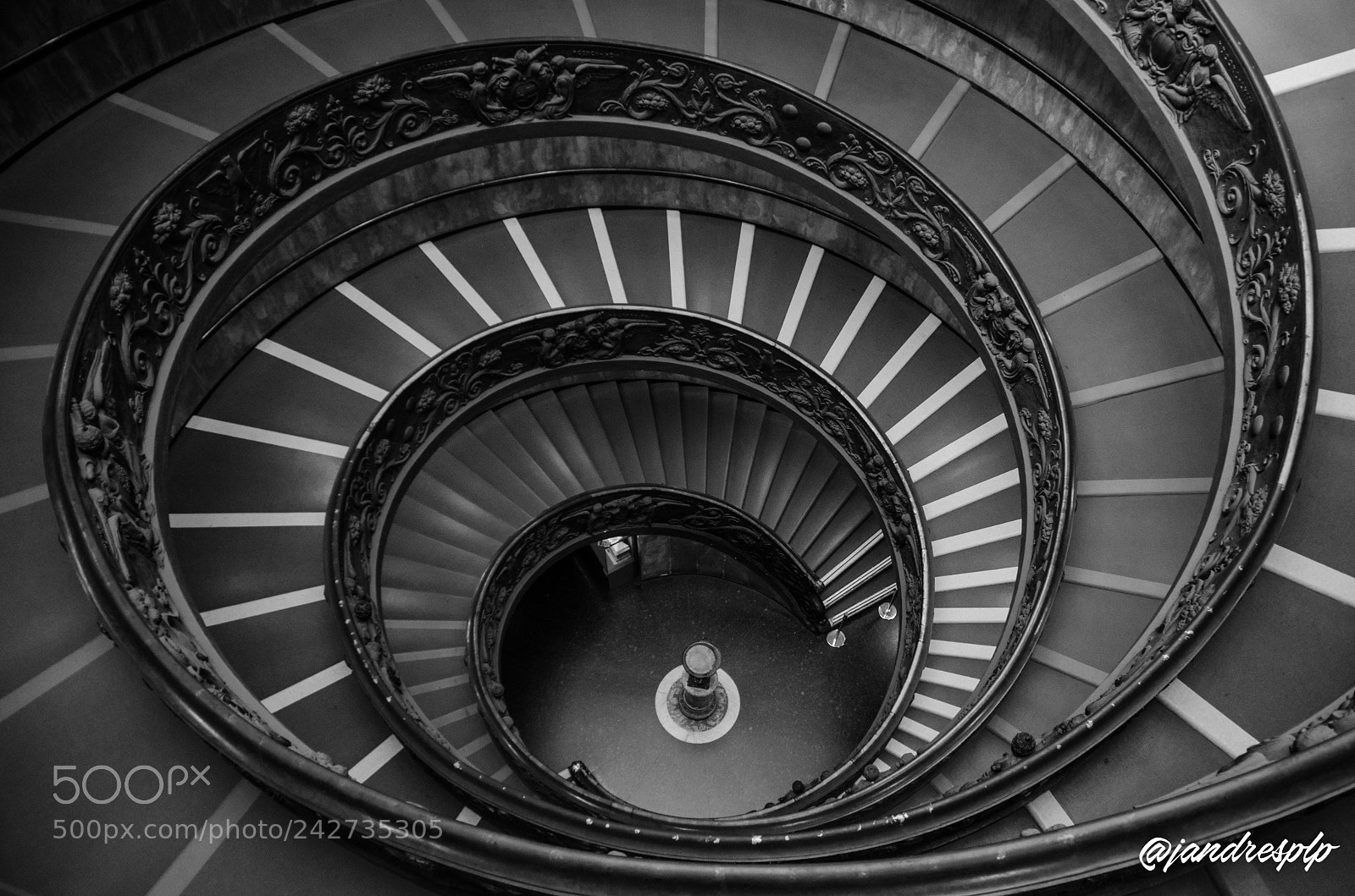 Nikon D5100 sample photo. Bramante staircase photography